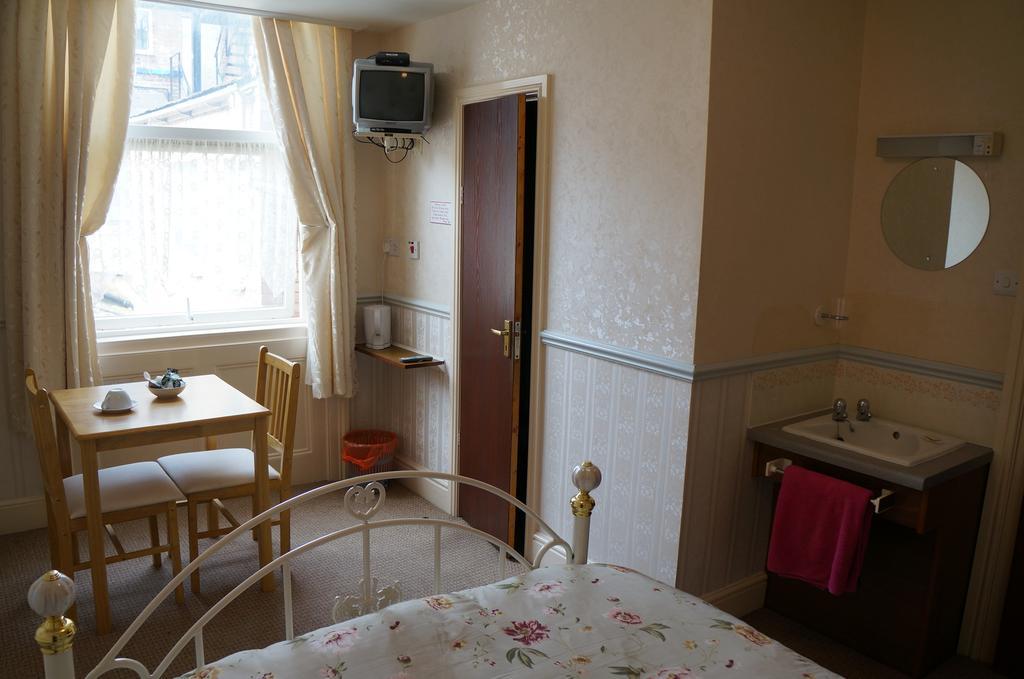 The Captain Guesthouse Scarborough Exteriör bild
