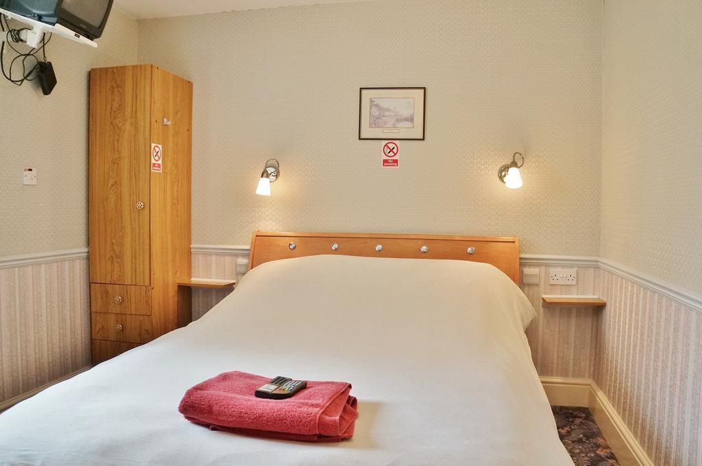 The Captain Guesthouse Scarborough Rum bild